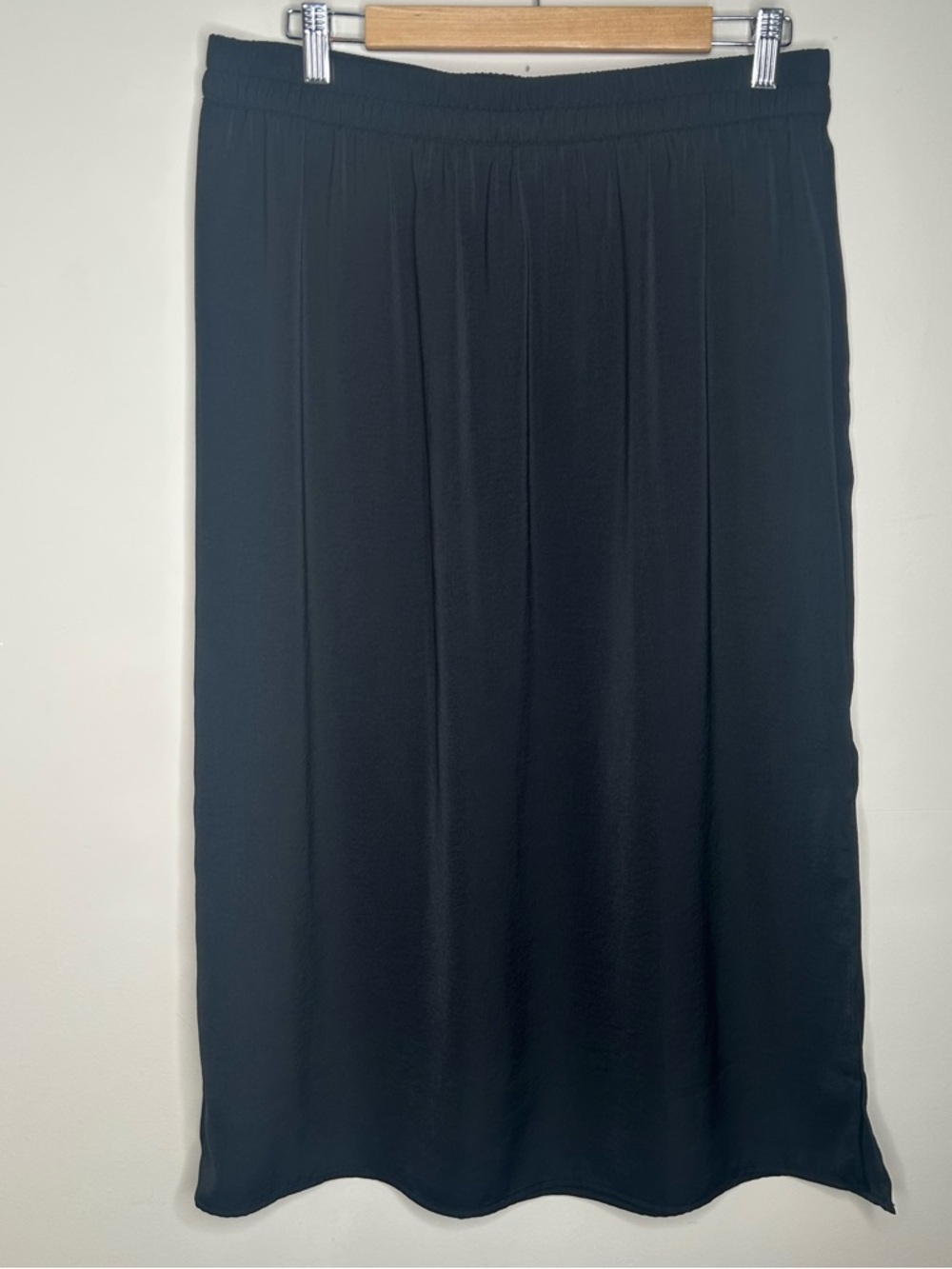 Gap Basic Black Long Skirt Slit Dressy-looking Fabric 100% Polyester Size L
